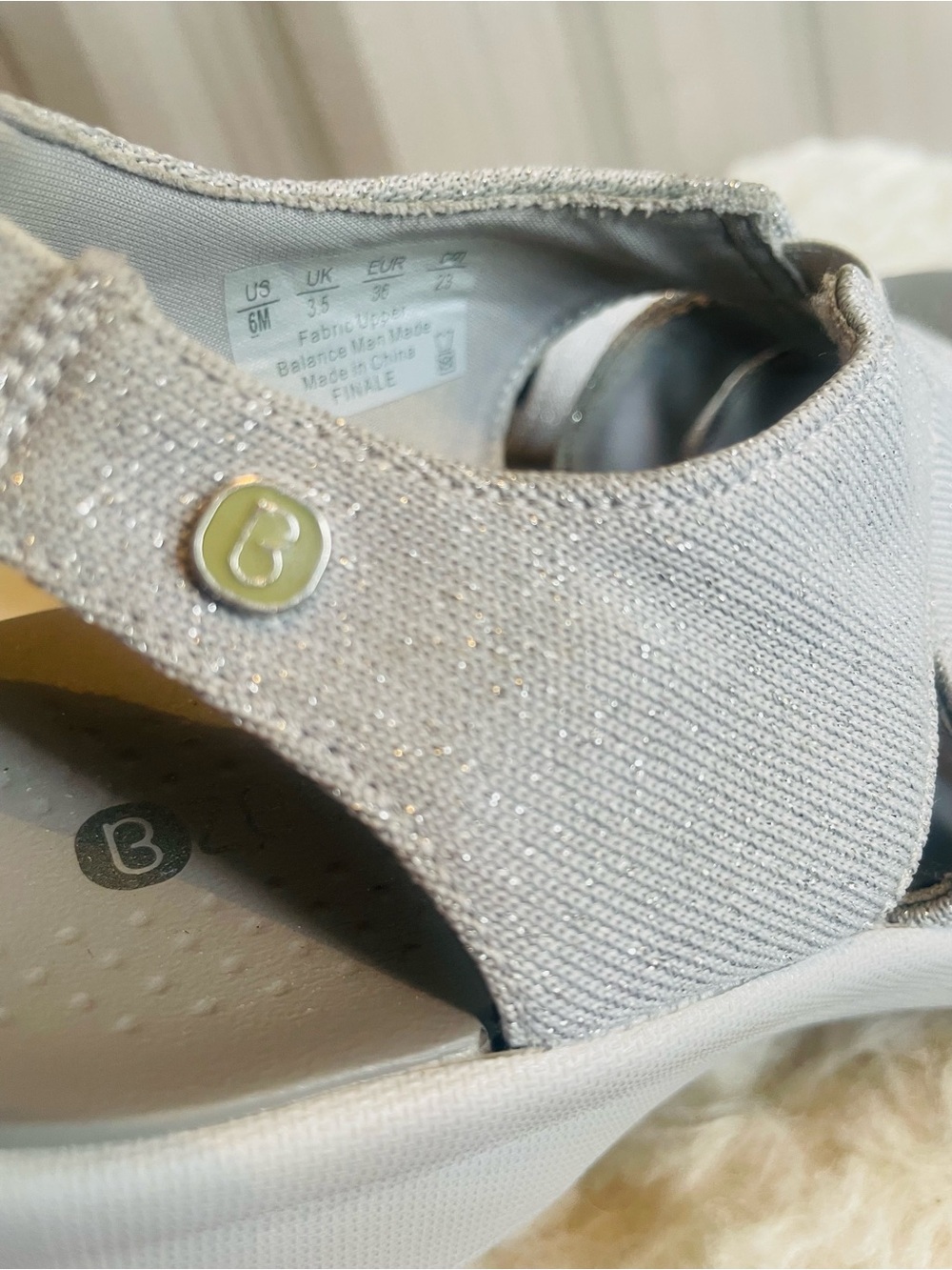Bzees Finale Wedge Sling back Wedge Sandal Machine Washable Silver Sparkle 6M - Picture 9 of 12